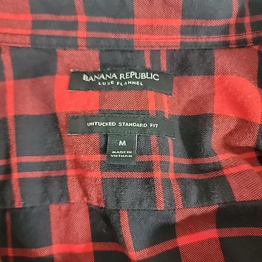 Banana Republic Luxe Flannel Shirt Men’s Medium Red Black Plaid 100%‎ Cotton